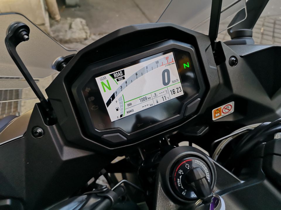 KAWASAKI NINJA 1100 SX SE 4