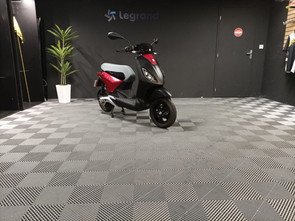 PIAGGIO 1 + 4
