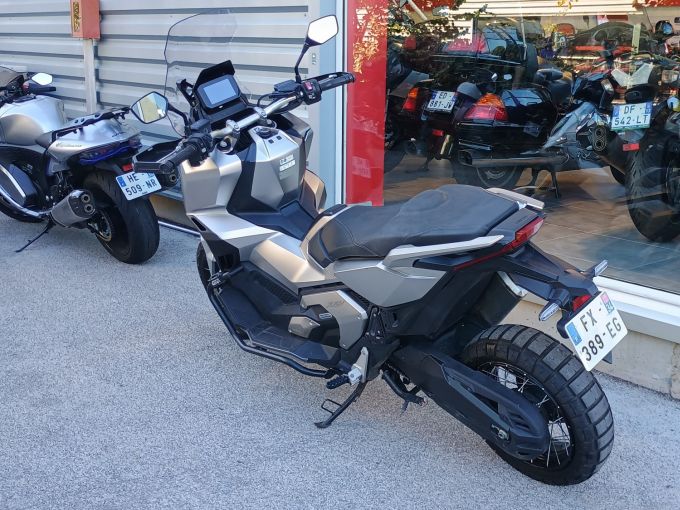 HONDA X-ADV 4