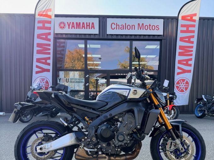 YAMAHA MT-09 SP 4