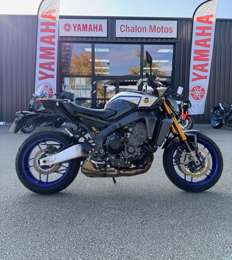 YAMAHA MT-09 SP 4