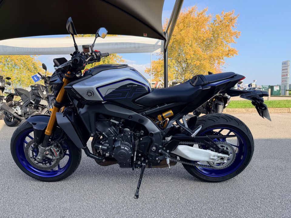 YAMAHA MT-09 SP 4
