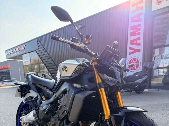 YAMAHA MT-09 SP 4