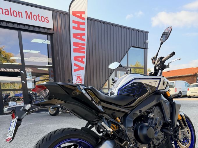 YAMAHA MT-09 SP 4