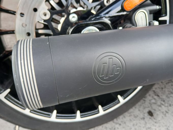 HARLEY-DAVIDSON SOFTAIL BREAKOUT 1690 4