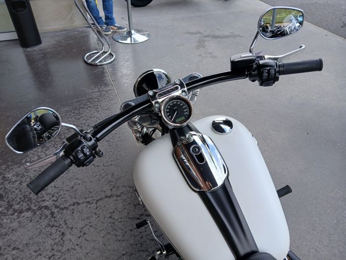HARLEY-DAVIDSON SOFTAIL BREAKOUT 1690 4