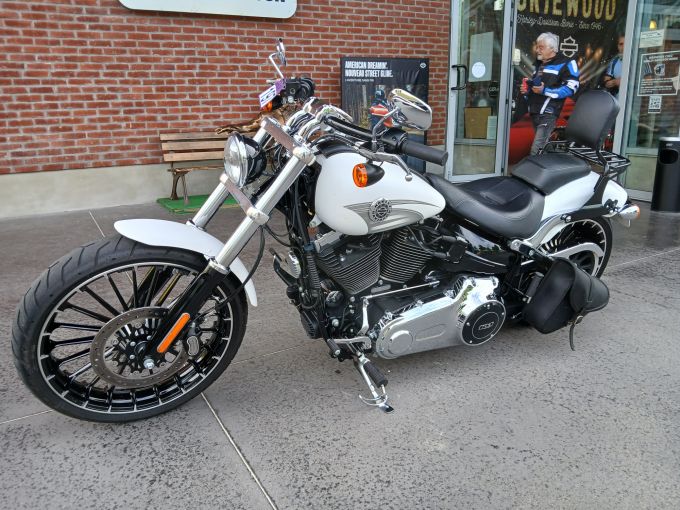 HARLEY-DAVIDSON SOFTAIL BREAKOUT 1690 4