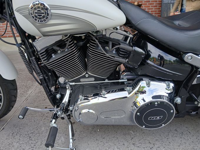 HARLEY-DAVIDSON SOFTAIL BREAKOUT 1690 4