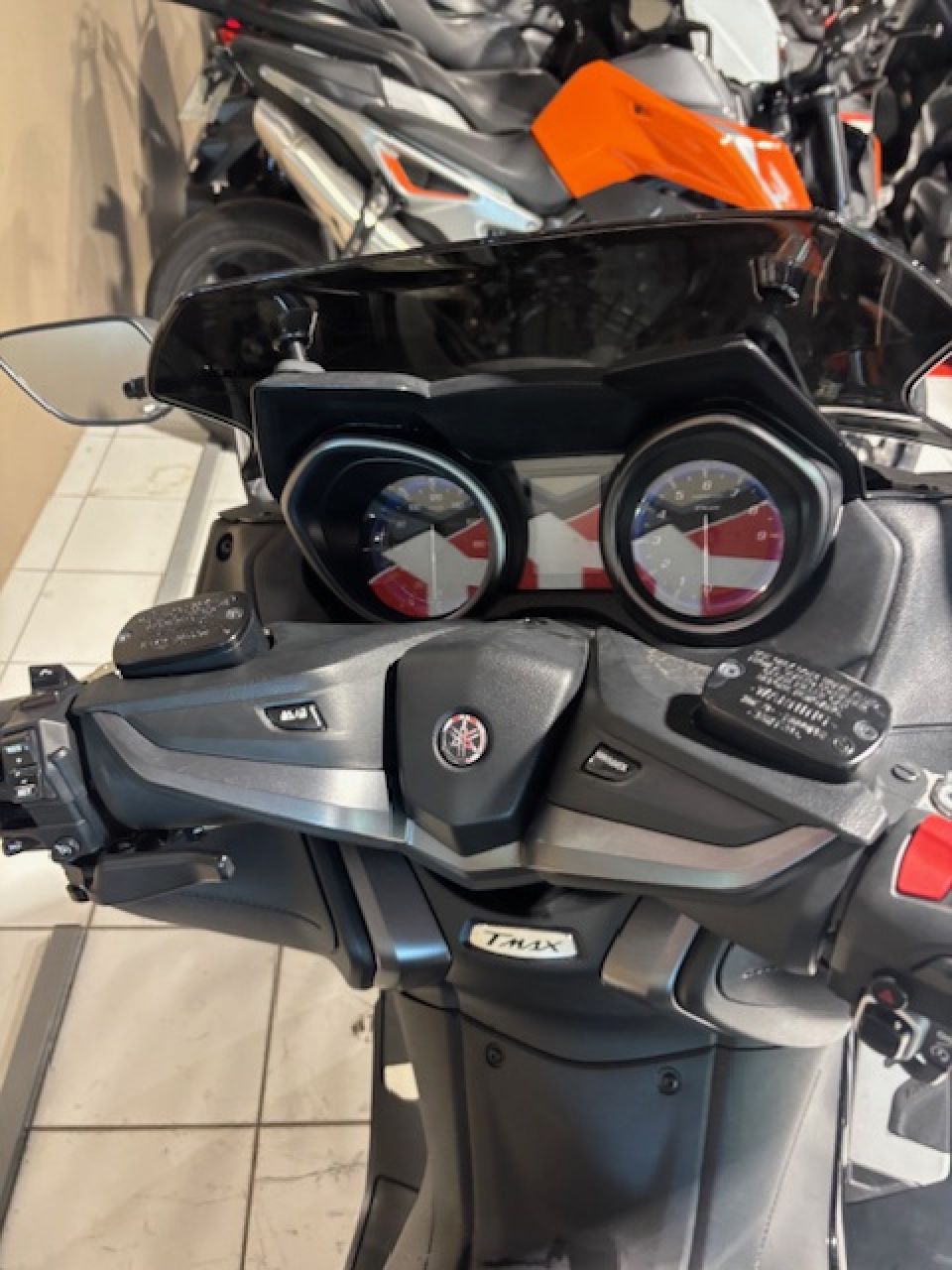 YAMAHA XP T-MAX 560 TECH MAX 4