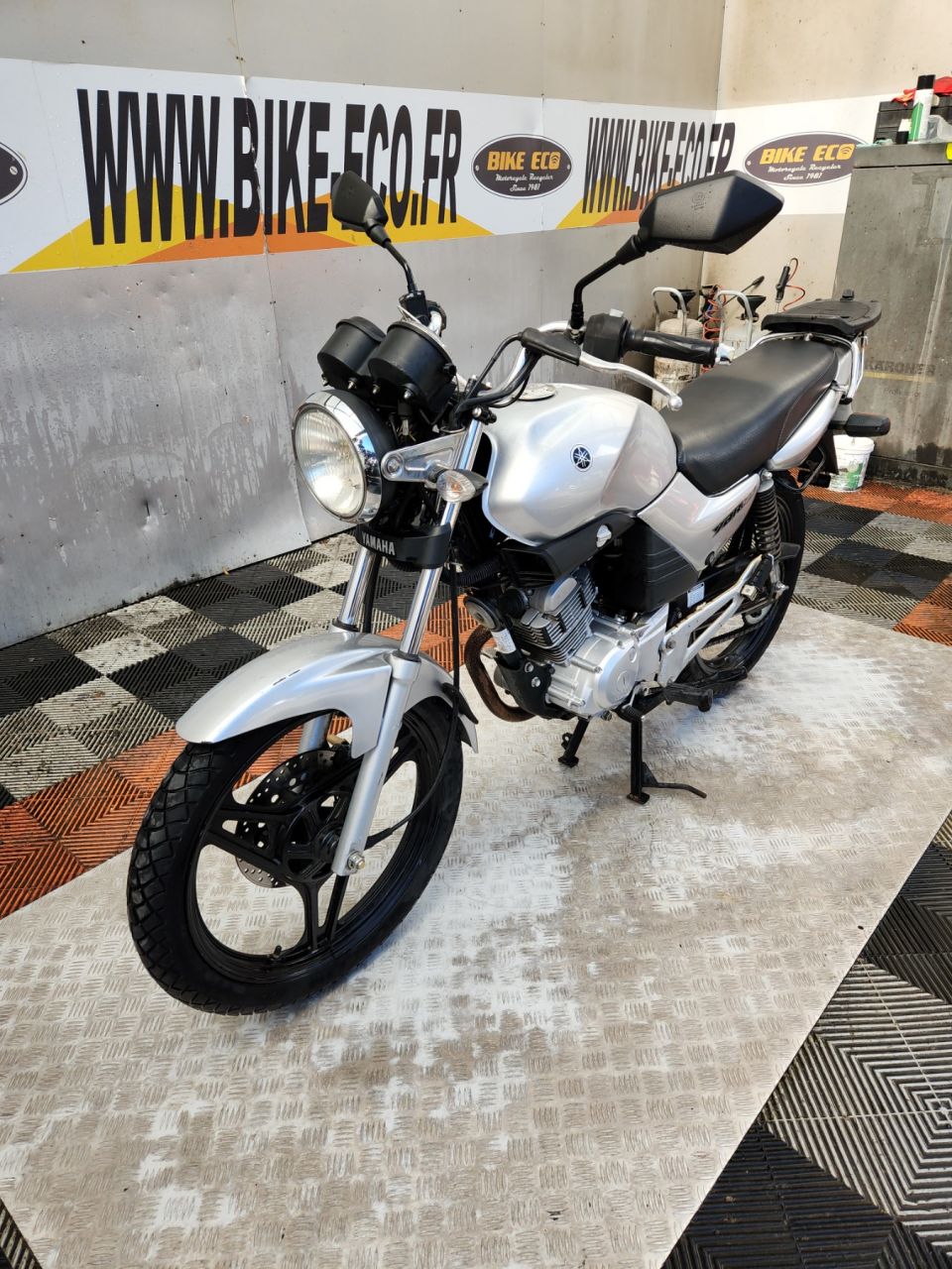 YAMAHA YBR 125 4