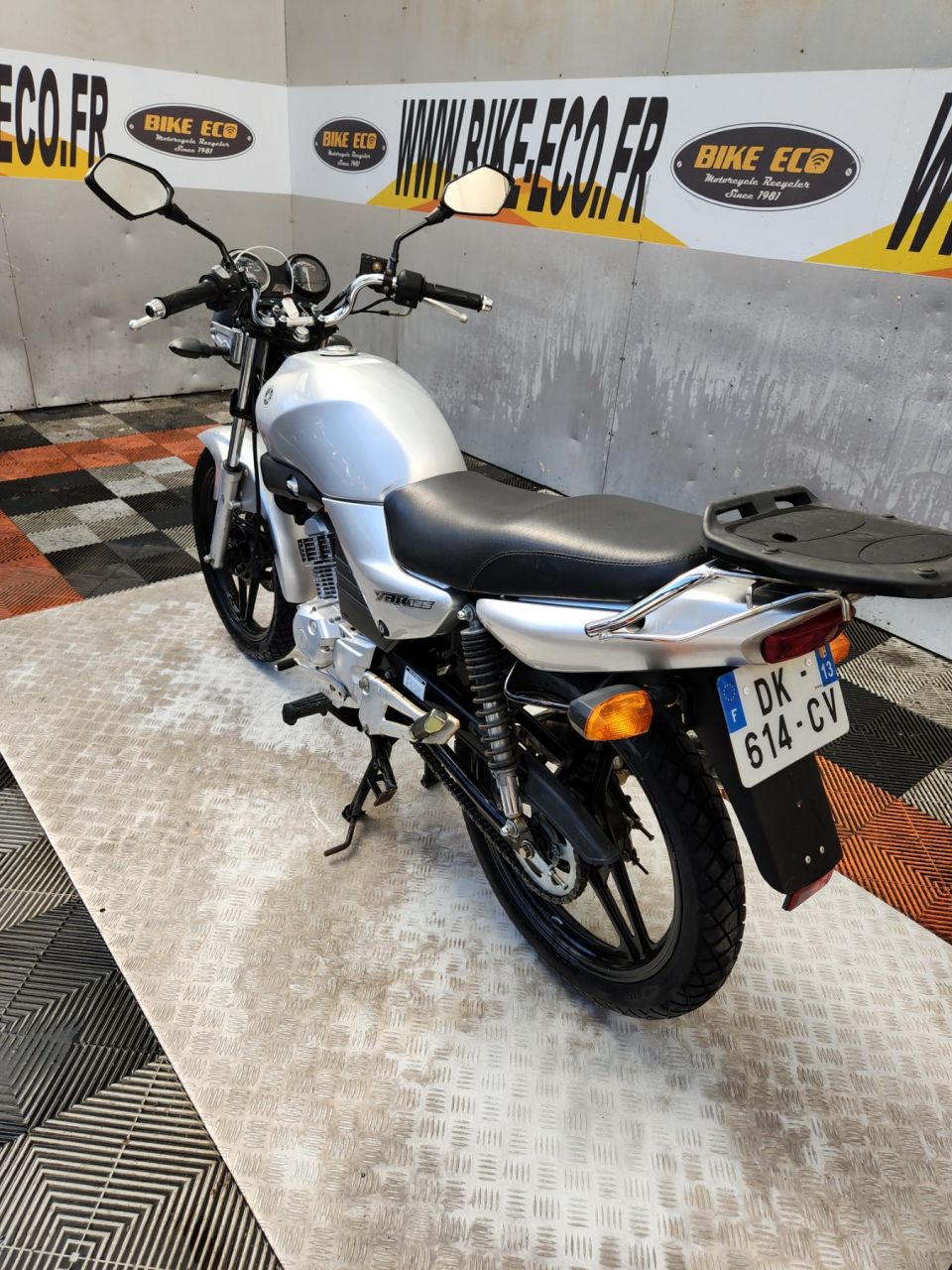 YAMAHA YBR 125 4