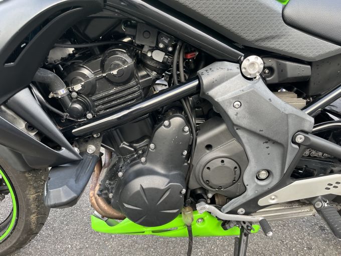 KAWASAKI ER-6 4