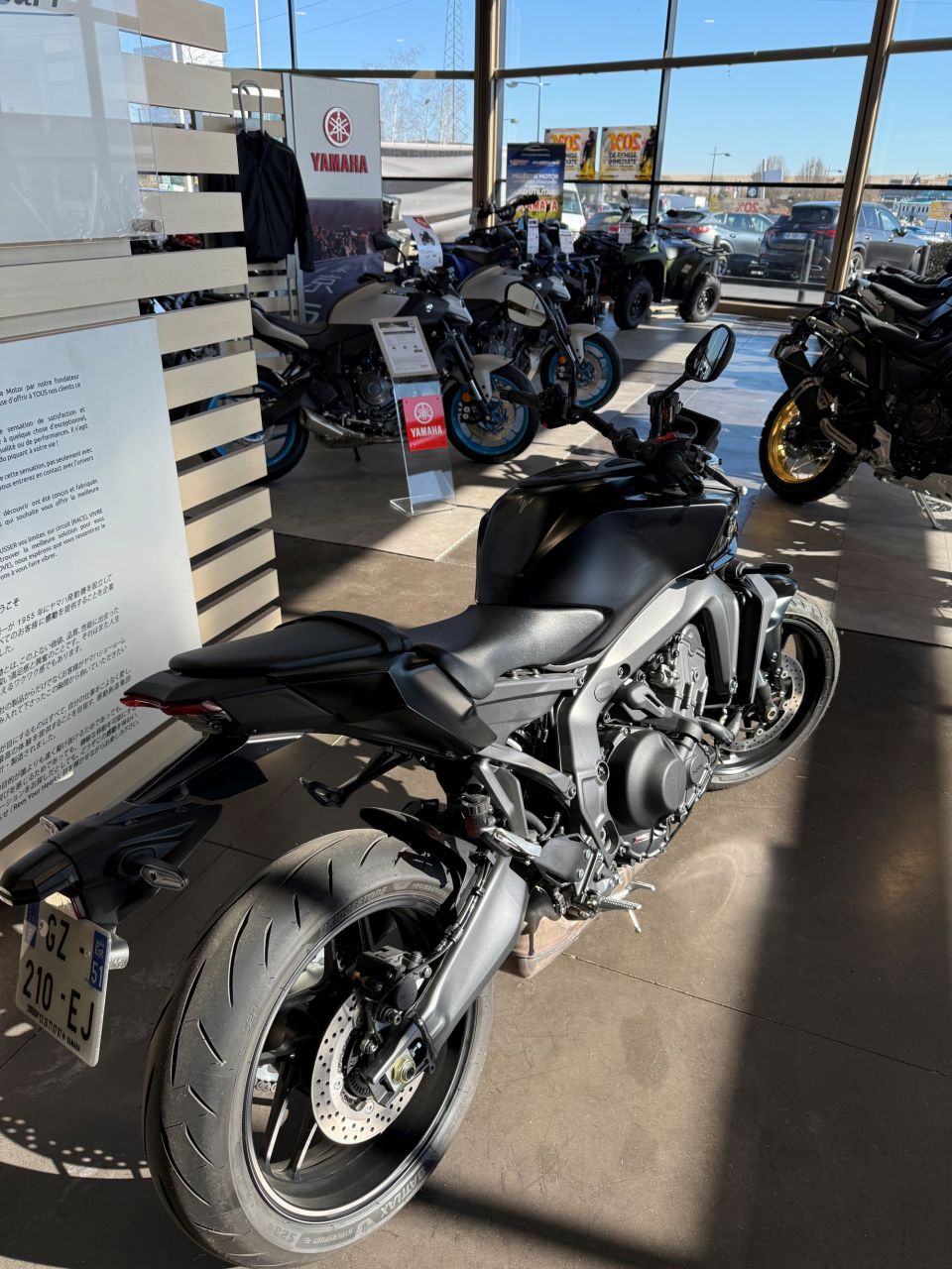 YAMAHA MT-09 Y-AMT 4