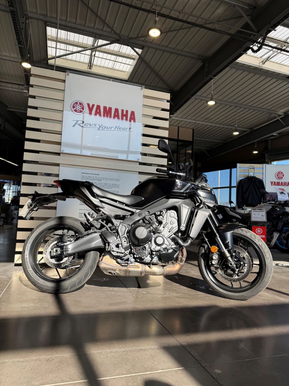 YAMAHA MT-09 Y-AMT 4