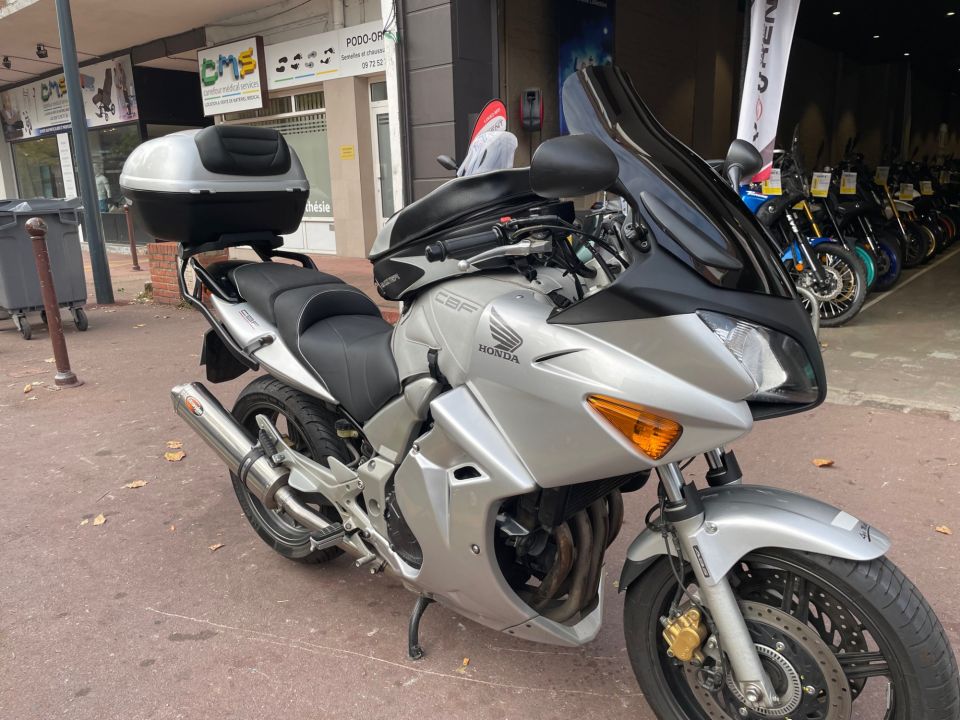 HONDA CBF 600 S 4