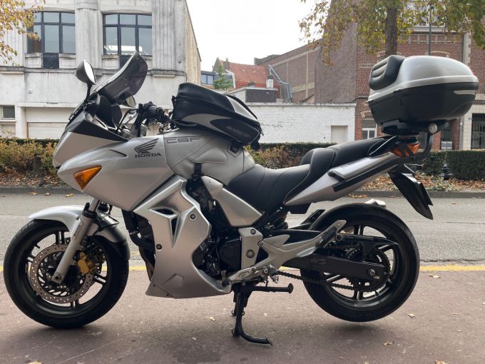 HONDA CBF 600 S 4