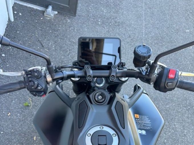 YAMAHA MT-09 4