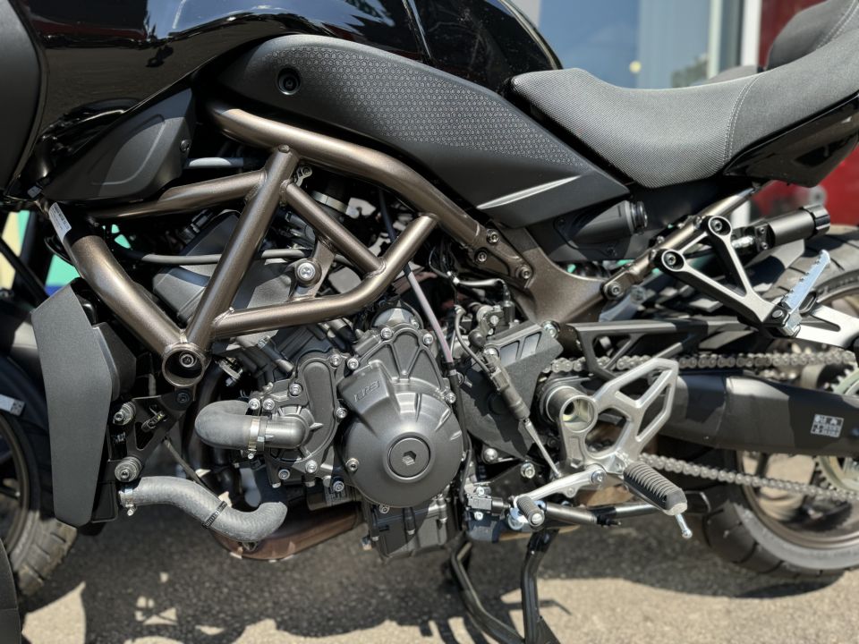 YAMAHA NIKEN 850 GT 4