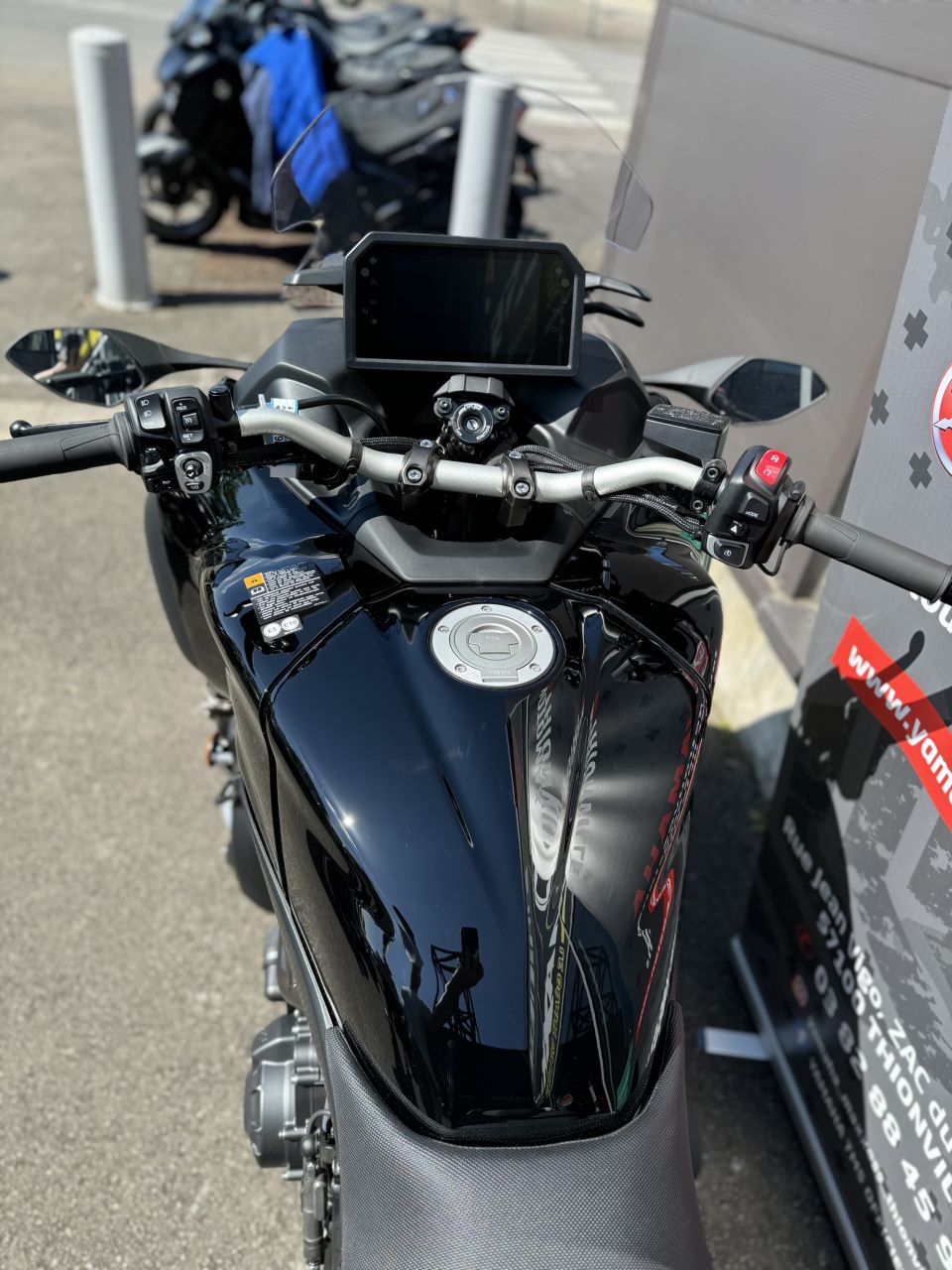 YAMAHA NIKEN 850 GT 4