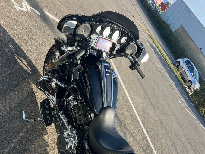 HARLEY-DAVIDSON TOURING STREET GLIDE 1868 S 4