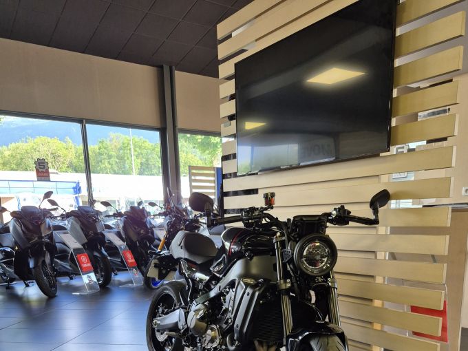 YAMAHA XSR 900 4