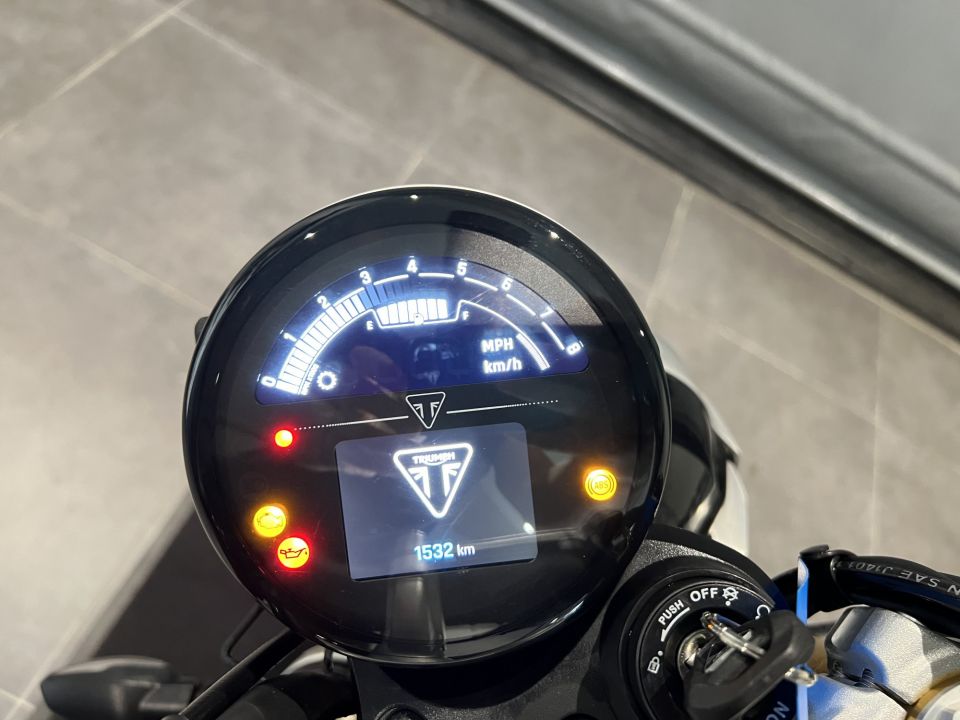 TRIUMPH SPEED TWIN 1200 4