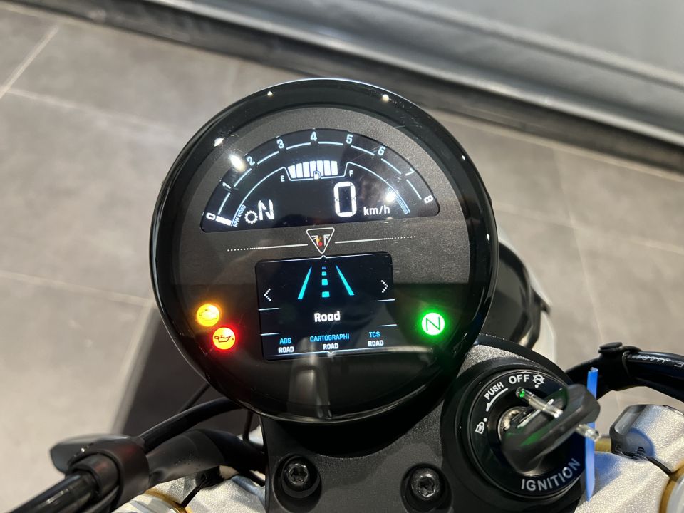 TRIUMPH SPEED TWIN 1200 4