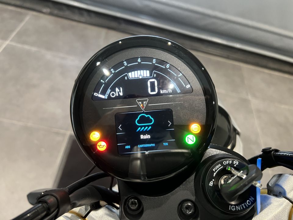 TRIUMPH SPEED TWIN 1200 4