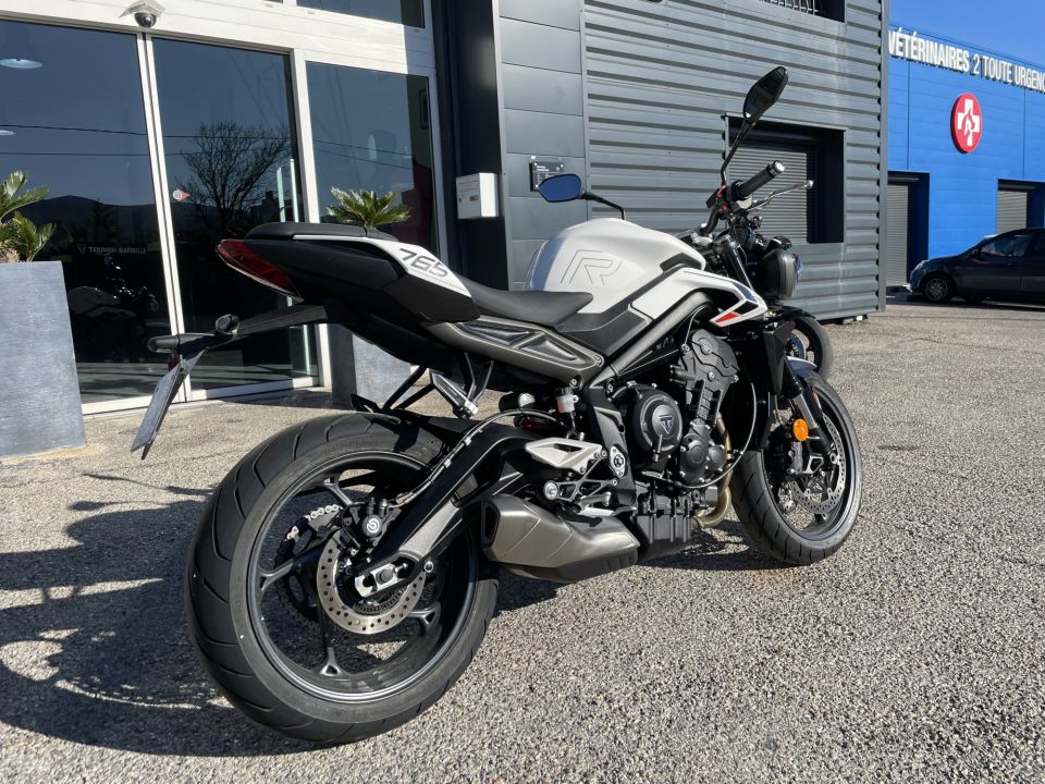 TRIUMPH STREET TRIPLE 765 R 4