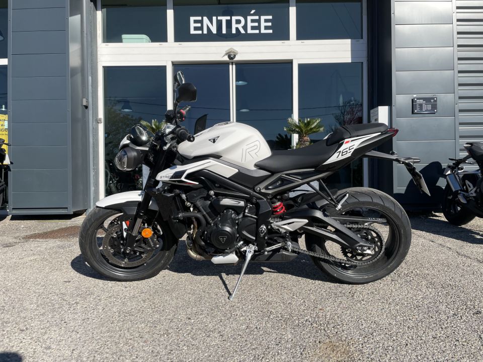 TRIUMPH STREET TRIPLE 765 R 4
