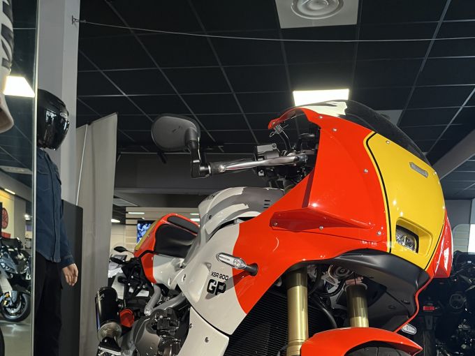 YAMAHA XSR 900 GP 4