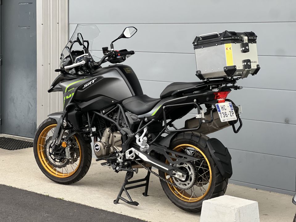 QJ MOTOR SRT 700 X TOURING 4