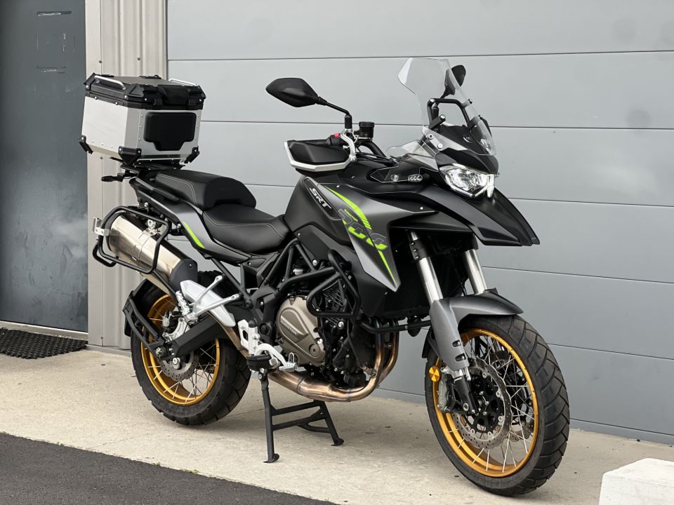 QJ MOTOR SRT 700 X TOURING 4