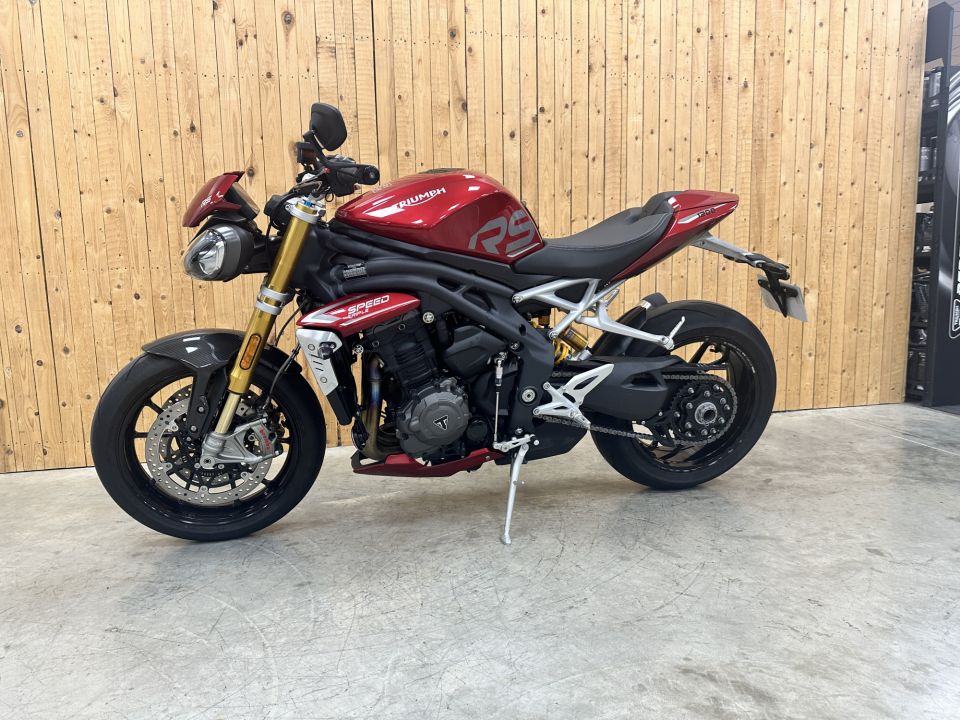 TRIUMPH SPEED TRIPLE 1200 RS 4