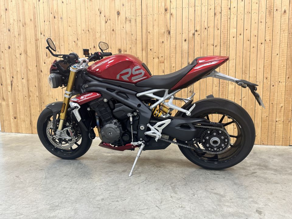 TRIUMPH SPEED TRIPLE 1200 RS 4