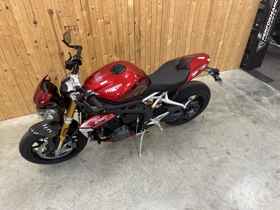 TRIUMPH SPEED TRIPLE 1200 RS 4