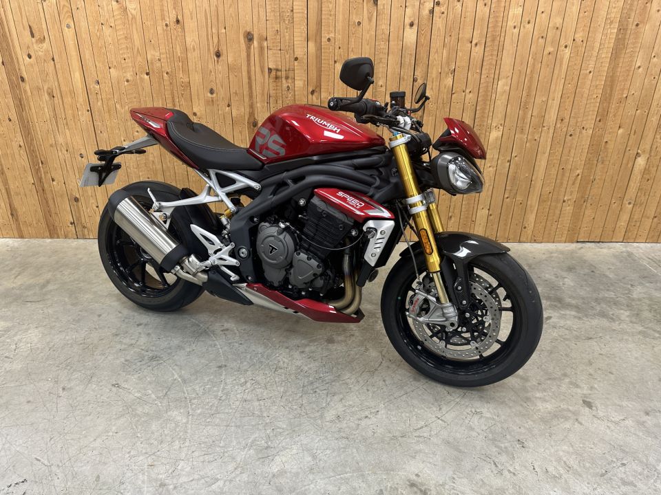 TRIUMPH SPEED TRIPLE 1200 RS 4
