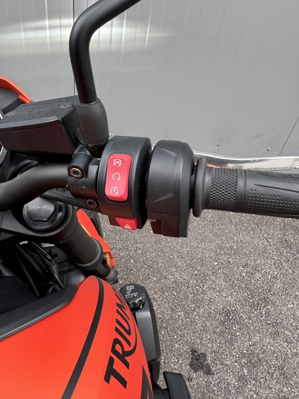 TRIUMPH TRIDENT 660 4