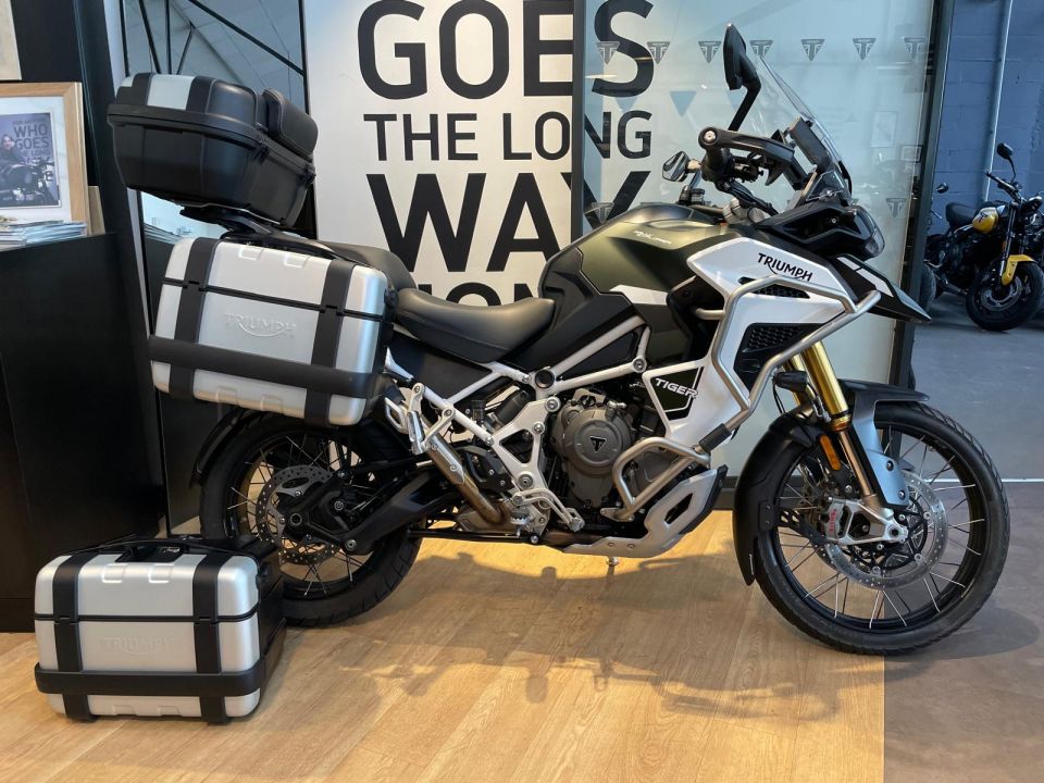 TRIUMPH TIGER 1200 RALLY EXPLORER 4