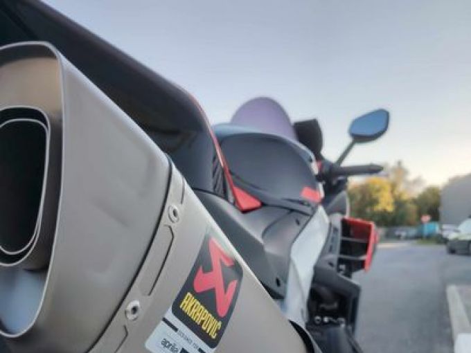 APRILIA RSV4 1100 FACTORY 4