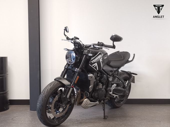 TRIUMPH TRIDENT 660 4