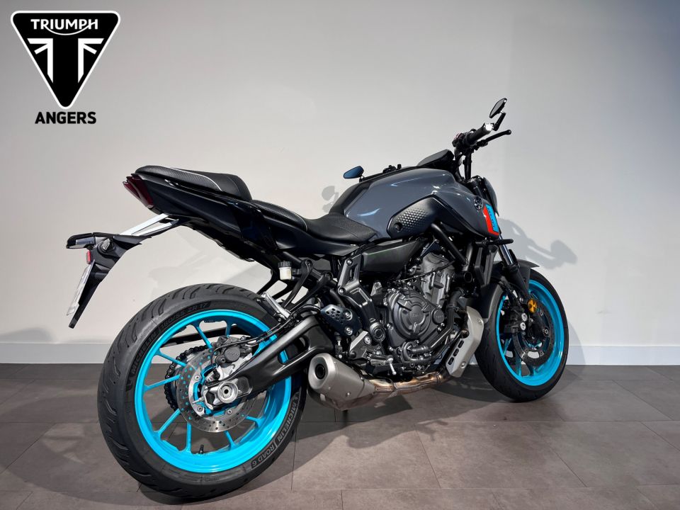 YAMAHA MT-07 (47.5CV) 4