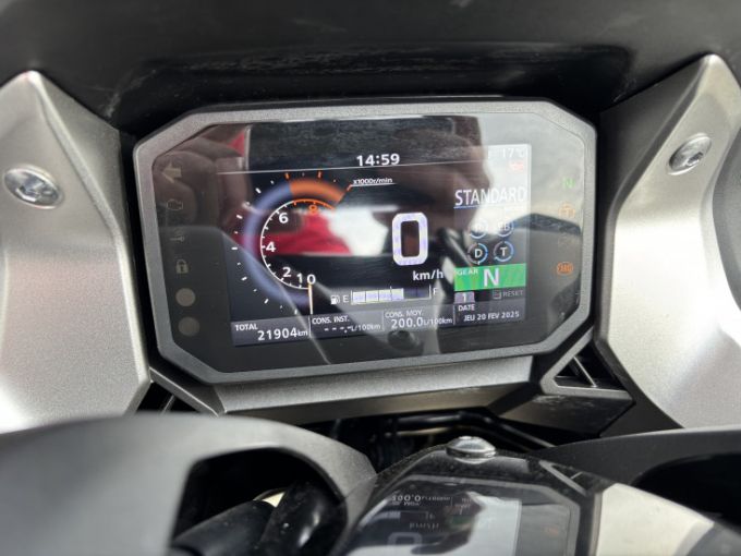 HONDA FORZA 750 4