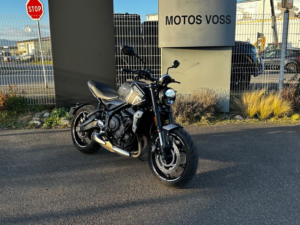 TRIUMPH TRIDENT 660 4