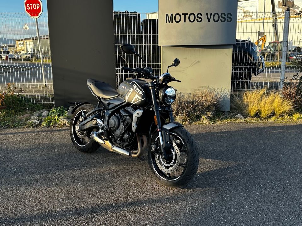 TRIUMPH TRIDENT 660 4