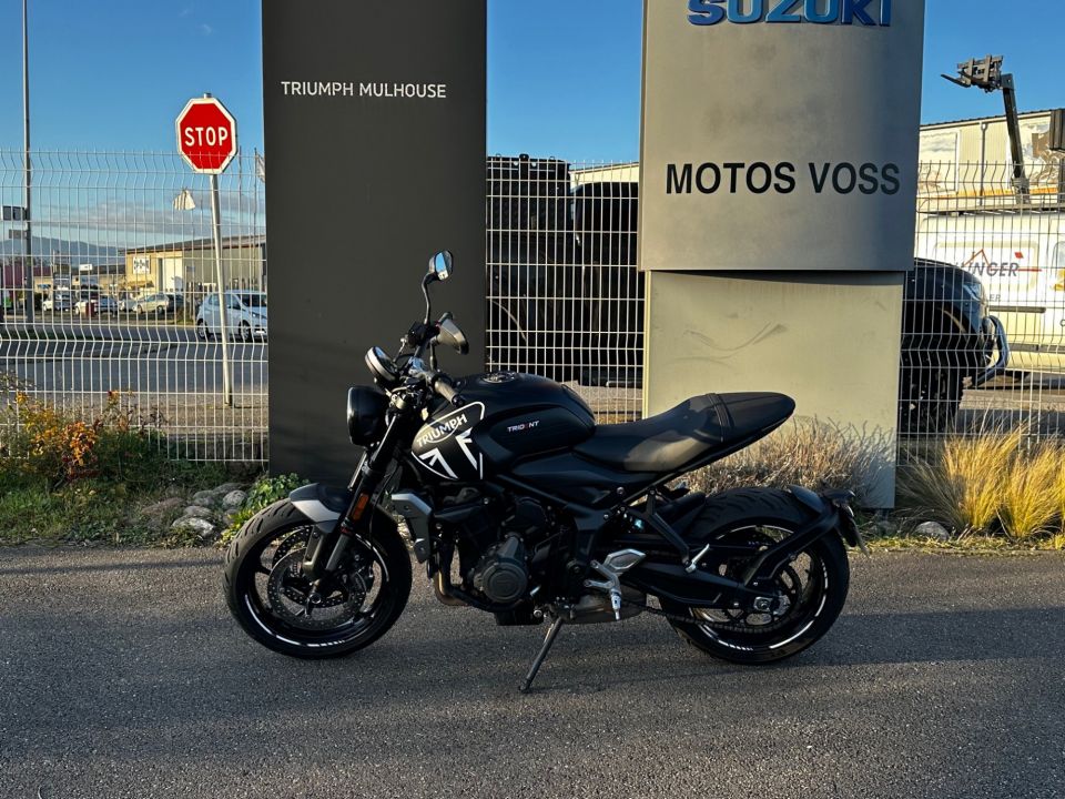 TRIUMPH TRIDENT 660 4