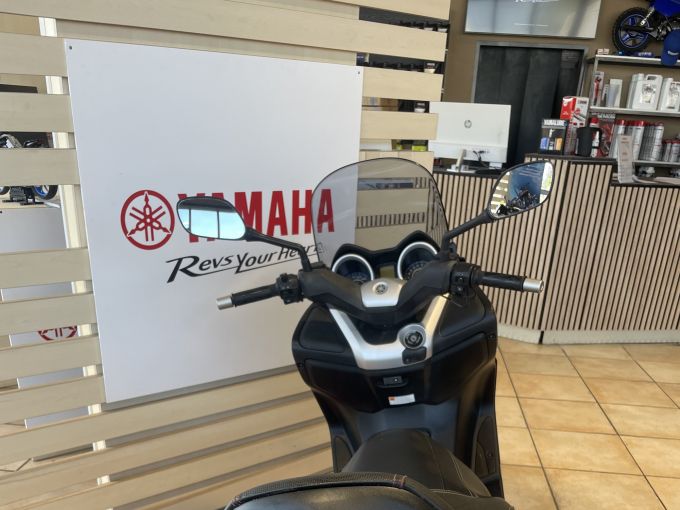 YAMAHA XMAX 125 4