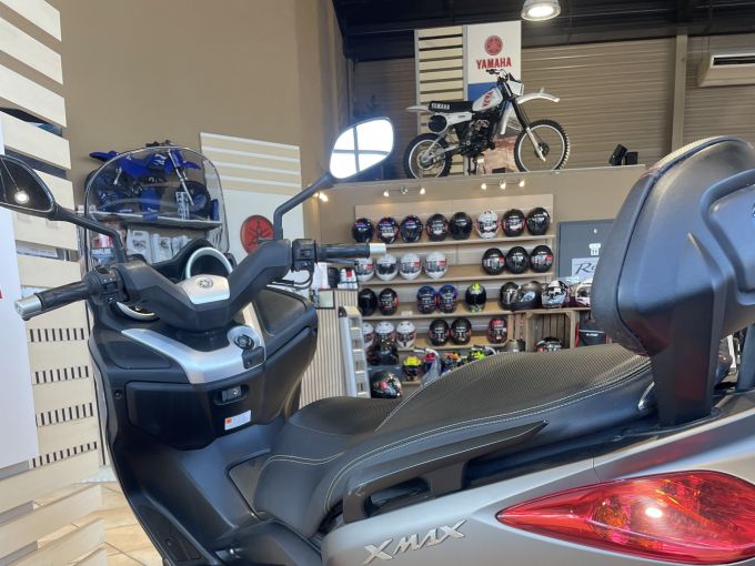 YAMAHA XMAX 125 4