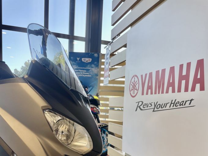 YAMAHA XMAX 125 4