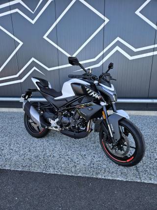 CF MOTO 450NK - 2025